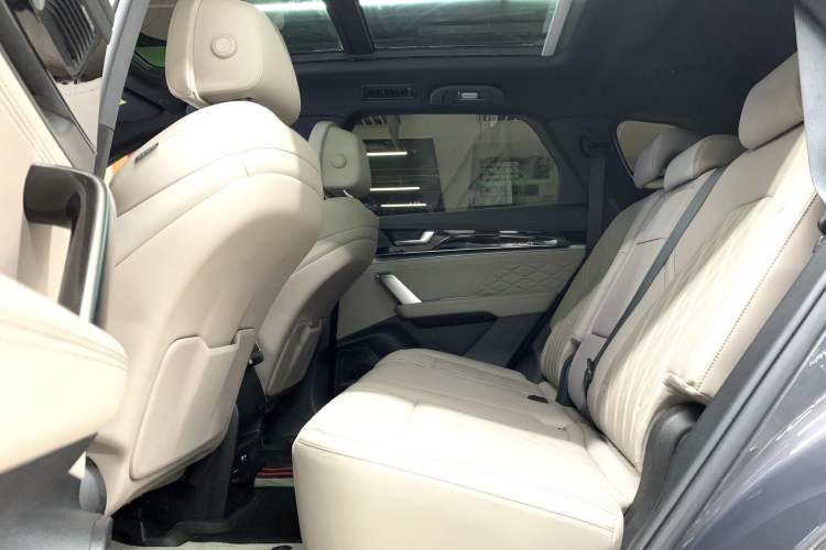Used BYD Tang New Energy 2024 DM-p Champion Edition 215 km All-Wheel-Drive Flagship Model Interior 6