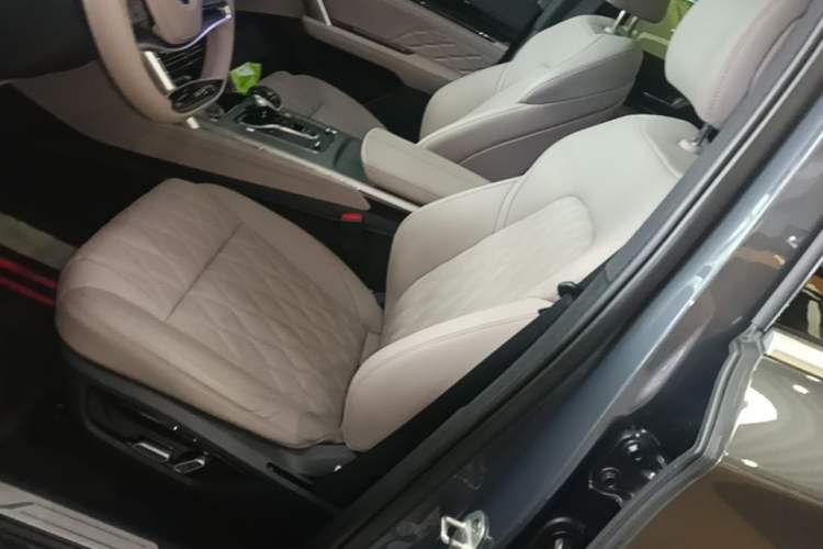 Used BYD Tang New Energy 2024 DM-i Glory Edition 112KM Prestige Model Left Front Seat