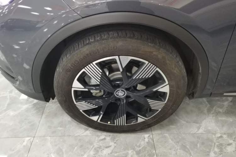 Used BYD Tang New Energy 2024 DM-i Glory Edition 112KM Flagship Model Left Front Wheel Hub