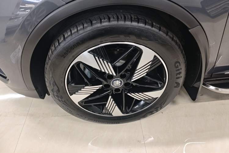 Used BYD Tang New Energy 2024 DM-i Glory Edition 112KM Prestige Model Left Front Wheel Hub