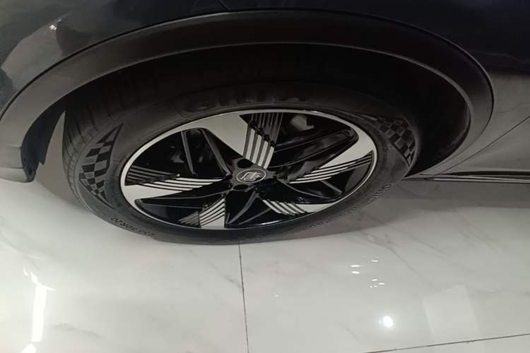 Used BYD Tang New Energy 2024 DM-i Glory Edition 112KM Prestige Model Left Front Wheel Hub