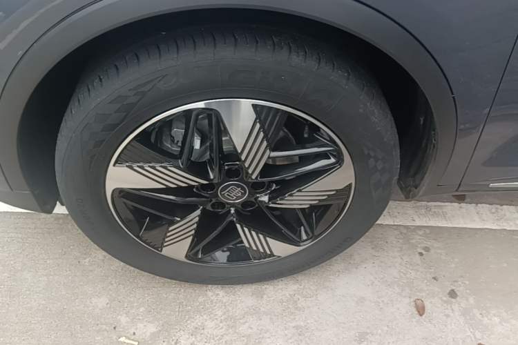 Used BYD Tang New Energy 2024 DM-i Glory Edition 112KM Prestige Model Left Front Wheel Hub