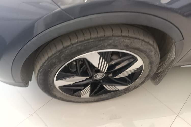 Used BYD Tang New Energy 2024 DM-i Glory Edition 112KM Prestige Model Left Front Wheel Hub