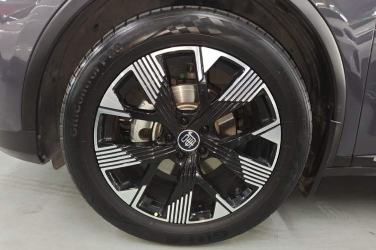 Used BYD Tang New Energy 2024 DM-i Glory Edition 112KM Flagship Model Left Front Wheel Hub