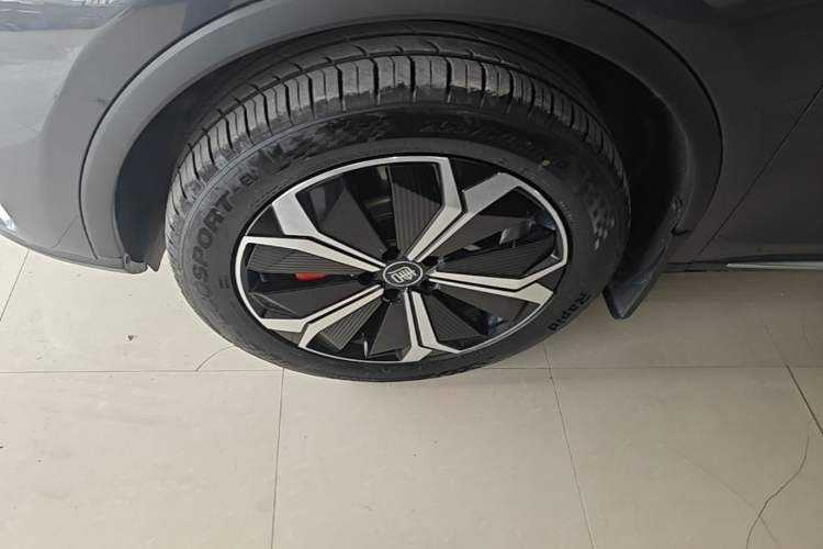 Used BYD Tang New Energy 2024 EV Champion Edition 600KM Deluxe Model Left Front Wheel Hub