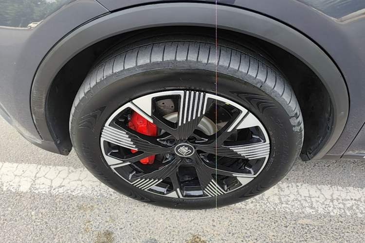 Used BYD Tang New Energy 2024 DM-p Champion Edition 215KM Four-Wheel Drive Deluxe Model Left Front Wheel Hub