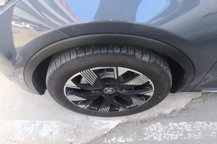 Used BYD Tang New Energy 2024 DM-i Glory Edition 112KM Flagship Model Left Front Wheel Hub