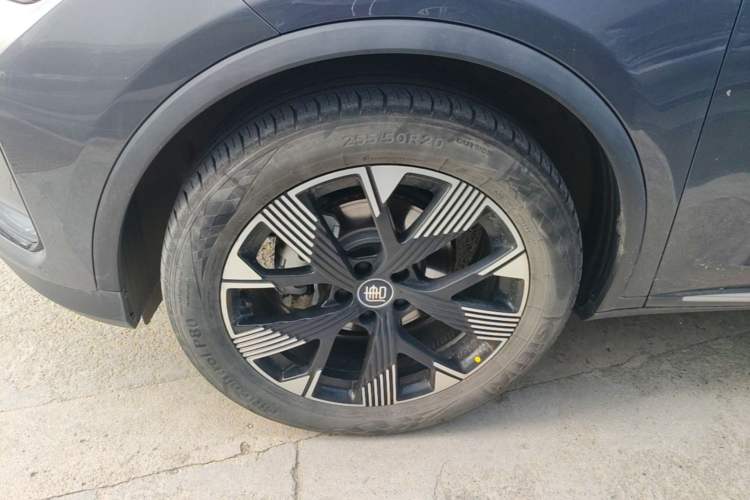 Used BYD Tang New Energy 2024 DM-i Glory Edition 112KM Flagship Model Left Front Wheel Hub