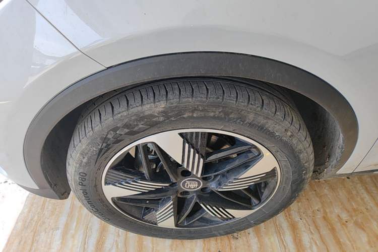 Used BYD Tang New Energy 2024 DM-i Glory Edition 112KM Prestige Model Left Front Wheel Hub