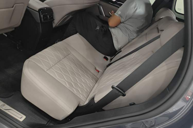 Used BYD Tang New Energy 2024 DM-i Glory Edition 200KM Flagship Model Left Rear Seat