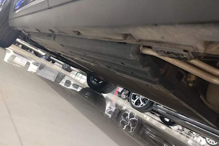 Used BYD Tang New Energy 2024 DM-i Glory Edition 112KM Prestige Model Left Side Sill