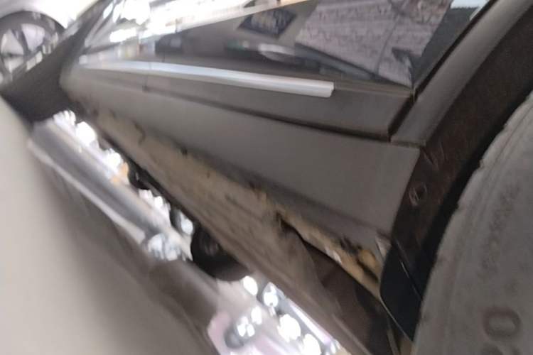 Used BYD Tang New Energy 2024 DM-i Glory Edition 112KM Prestige Model Left Side Sill