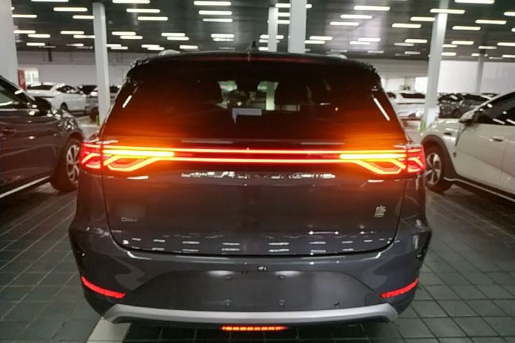 Used BYD Tang New Energy 2024 DM-i Glory Edition 112KM Flagship Model Rear