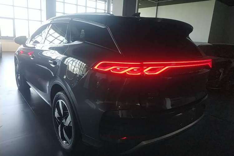 Used BYD Tang New Energy 2024 DM-i Glory Edition 112KM Prestige Model Rear Left 45 Deg