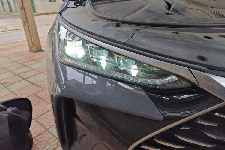 Used BYD Tang New Energy 2024 DM-i Glory Edition 112KM Prestige Model Right Front Headlight