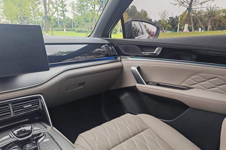 Used BYD Tang New Energy 2024 DM-i Glory Edition 112KM Prestige Model Right Front Seat