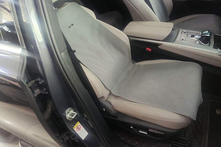 Used BYD Tang New Energy 2024 DM-i Glory Edition 112KM Prestige Model Right Front Seat