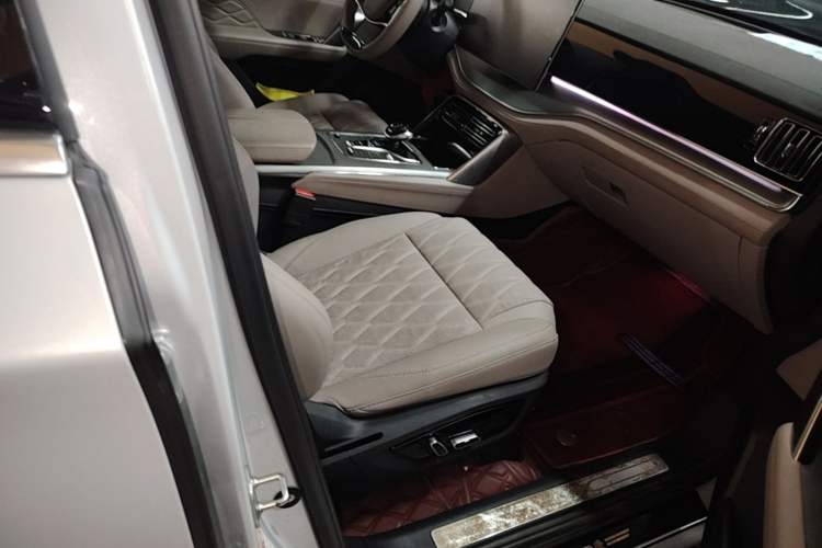 Used BYD Tang New Energy 2024 DM-i Glory Edition 112KM Prestige Model Right Front Seat