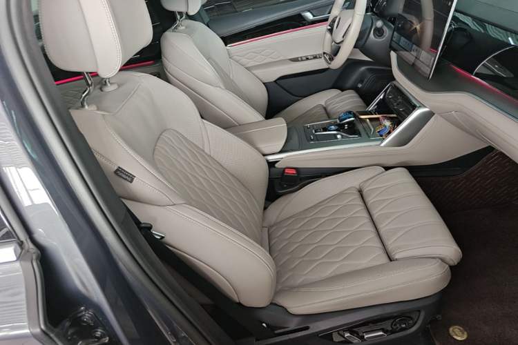 Used BYD Tang New Energy 2024 DM-i Glory Edition 112KM Flagship Model Right Front Seat