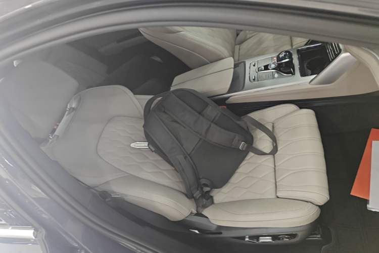 Used BYD Tang New Energy 2024 DM-i Glory Edition 200KM Flagship Model Right Front Seat
