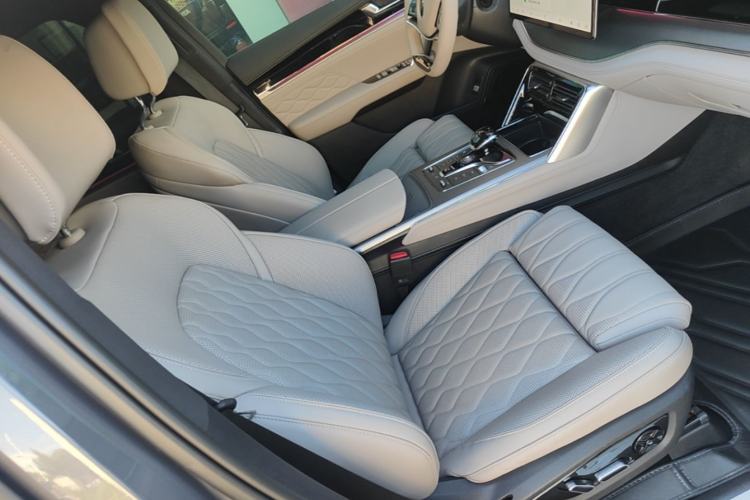 Used BYD Tang New Energy 2024 DM-i Glory Edition 112KM Flagship Model Right Front Seat