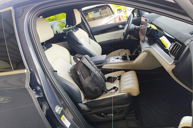 Used BYD Tang New Energy 2024 EV Champion Edition 635 km All-Wheel-Drive Flagship Model Right Front Seat