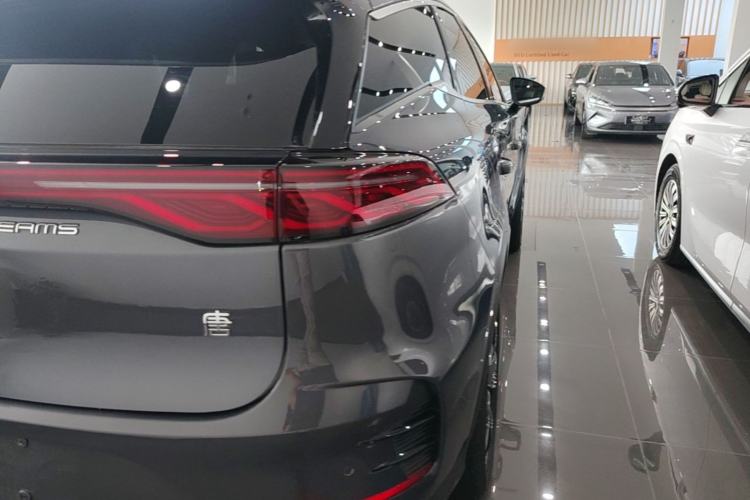 Used BYD Tang New Energy 2024 DM-i Glory Edition 112KM Prestige Model Right Rear Taillight
