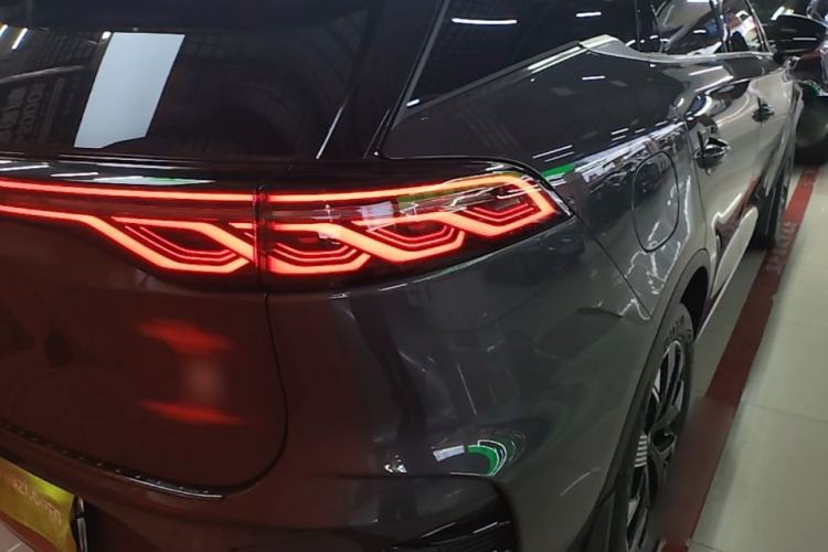 Used BYD Tang New Energy 2024 DM-i Glory Edition 112KM Flagship Model Right Rear Taillight