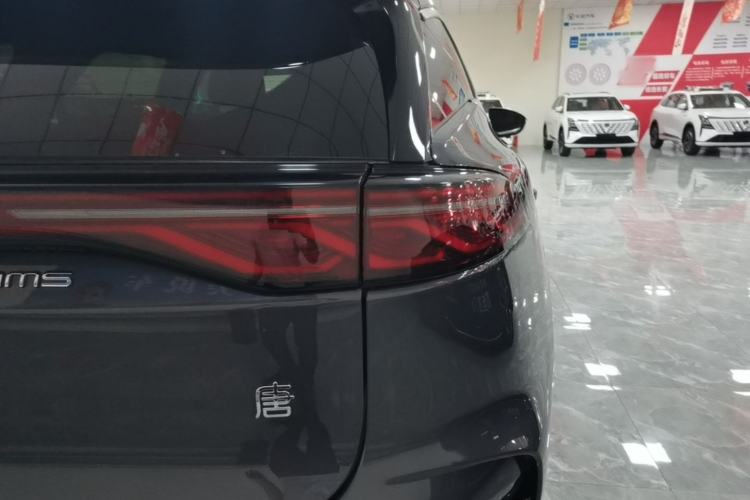 Used BYD Tang New Energy 2024 DM-i Glory Edition 112KM Flagship Model Right Rear Taillight
