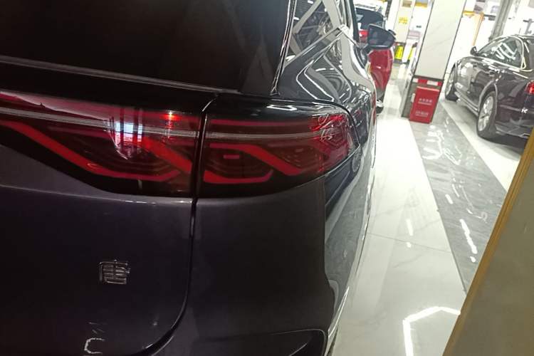 Used BYD Tang New Energy 2024 DM-i Glory Edition 112KM Prestige Model Right Rear Taillight