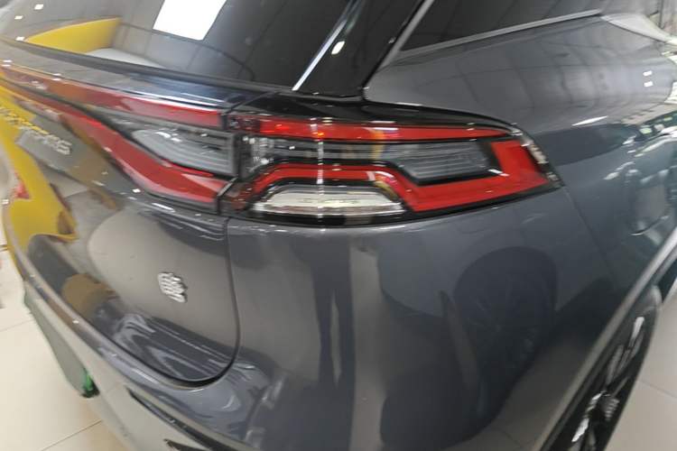Used BYD Tang New Energy 2024 DM-i Champion Edition 200KM Deluxe Model Right Rear Taillight