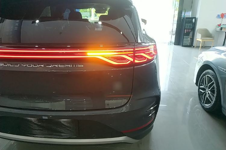 Used BYD Tang New Energy 2024 DM-i Glory Edition 112KM Flagship Model Right Rear Taillight