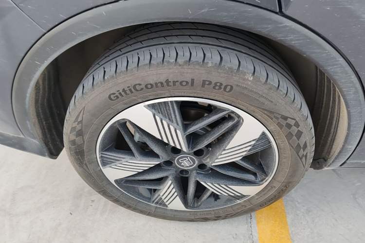 Used BYD Tang New Energy 2024 DM-i Glory Edition 112KM Prestige Model Right Rear Wheel Hub