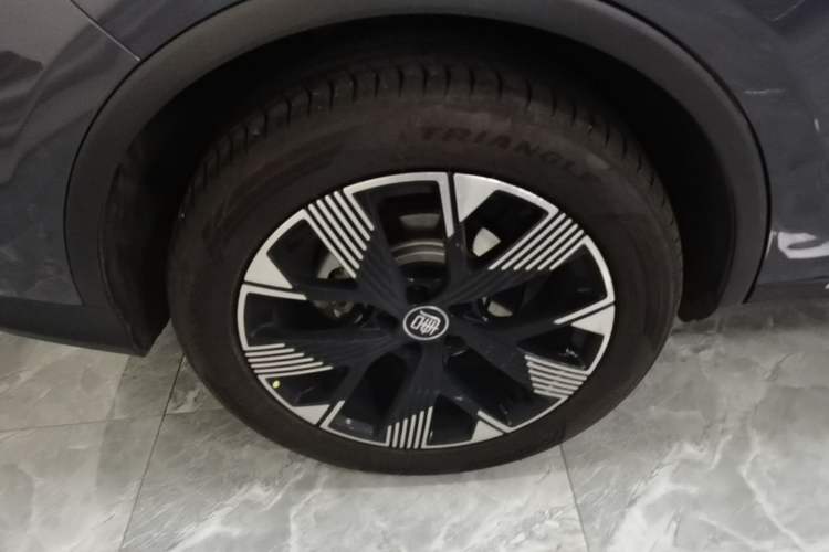 Used BYD Tang New Energy 2024 DM-i Glory Edition 112KM Flagship Model Right Rear Wheel Hub