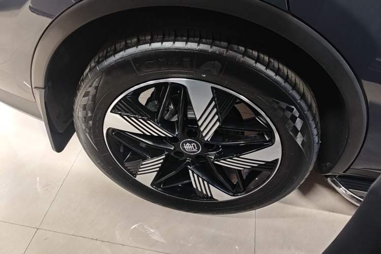 Used BYD Tang New Energy 2024 DM-i Glory Edition 112KM Prestige Model Right Rear Wheel Hub