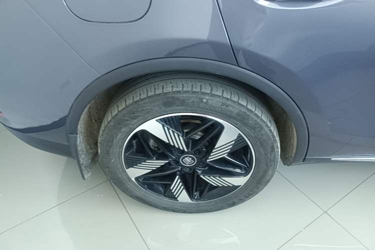 Used BYD Tang New Energy 2024 DM-i Glory Edition 112KM Prestige Model Right Rear Wheel Hub