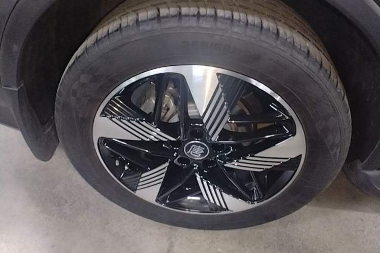 Used BYD Tang New Energy 2024 DM-i Glory Edition 112KM Prestige Model Right Rear Wheel Hub