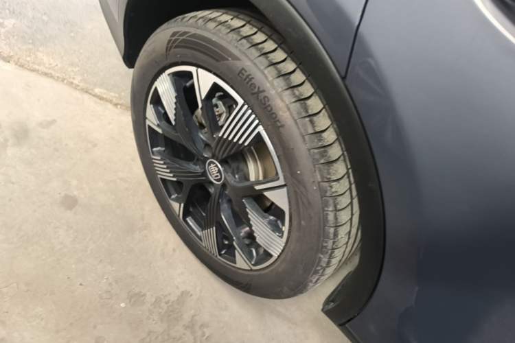 Used BYD Tang New Energy 2024 DM-i Glory Edition 112KM Flagship Model Right Rear Wheel Hub