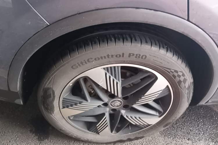 Used BYD Tang New Energy 2024 DM-i Glory Edition 112KM Prestige Model Right Rear Wheel Hub