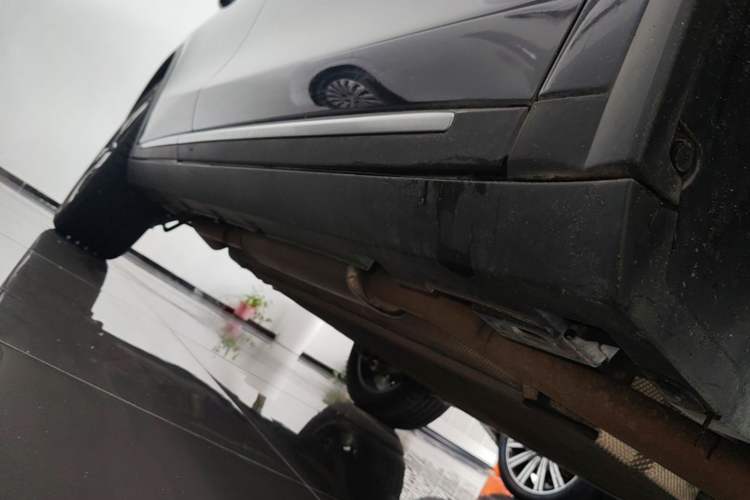Used BYD Tang New Energy 2024 DM-i Glory Edition 112KM Prestige Model Right Side Sill