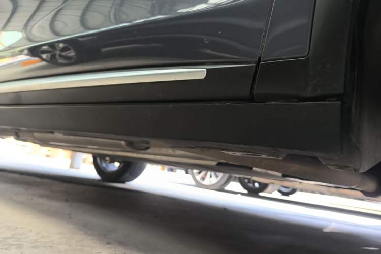 Used BYD Tang New Energy 2024 DM-i Glory Edition 112KM Flagship Model Right Side Sill
