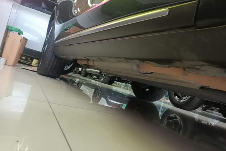 Used BYD Tang New Energy 2024 DM-i Glory Edition 112KM Prestige Model Right Side Sill