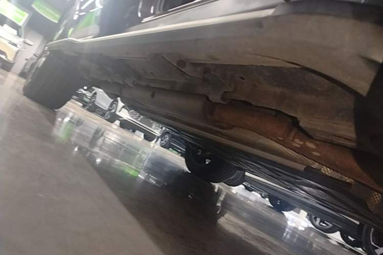Used BYD Tang New Energy 2024 DM-i Glory Edition 112KM Prestige Model Right Side Sill