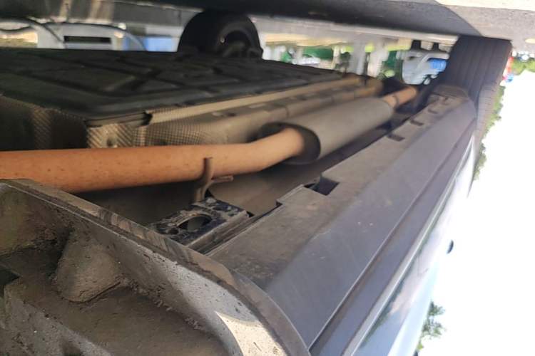 Used BYD Tang New Energy 2024 DM-i Glory Edition 112KM Prestige Model Right Side Sill