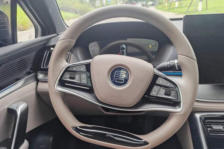 Used BYD Tang New Energy 2024 DM-i Glory Edition 112KM Prestige Model Steering Wheel
