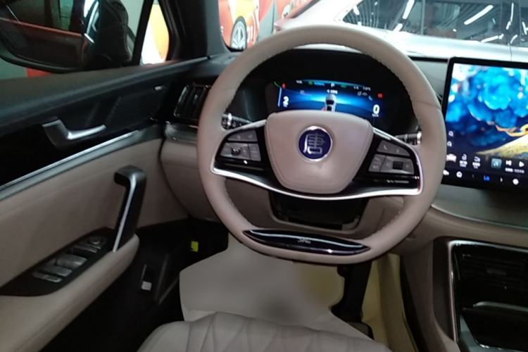 Used BYD Tang New Energy 2024 DM-i Glory Edition 112KM Prestige Model Steering Wheel