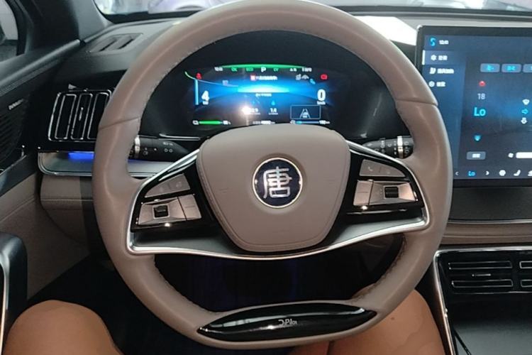 Used BYD Tang New Energy 2024 DM-i Glory Edition 112KM Prestige Model Steering Wheel