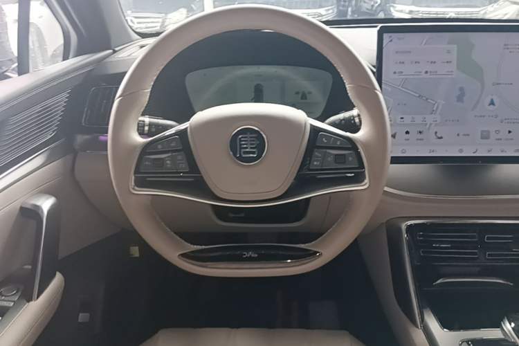 Used BYD Tang New Energy 2024 DM-i Glory Edition 112KM Prestige Model Steering Wheel