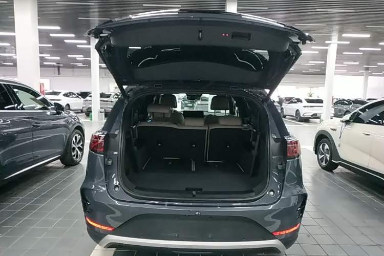 Used BYD Tang New Energy 2024 DM-i Glory Edition 112KM Flagship Model Trunk