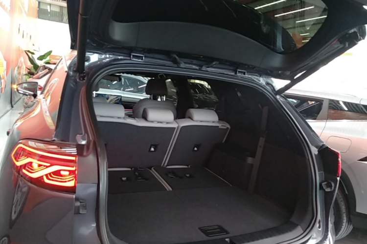 Used BYD Tang New Energy 2024 DM-i Glory Edition 112KM Prestige Model Trunk